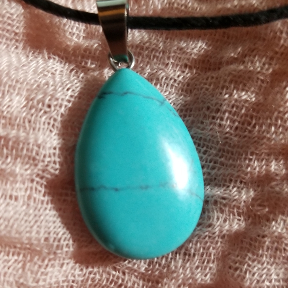 Beautiful turquoise blue teardrop pendant necklace